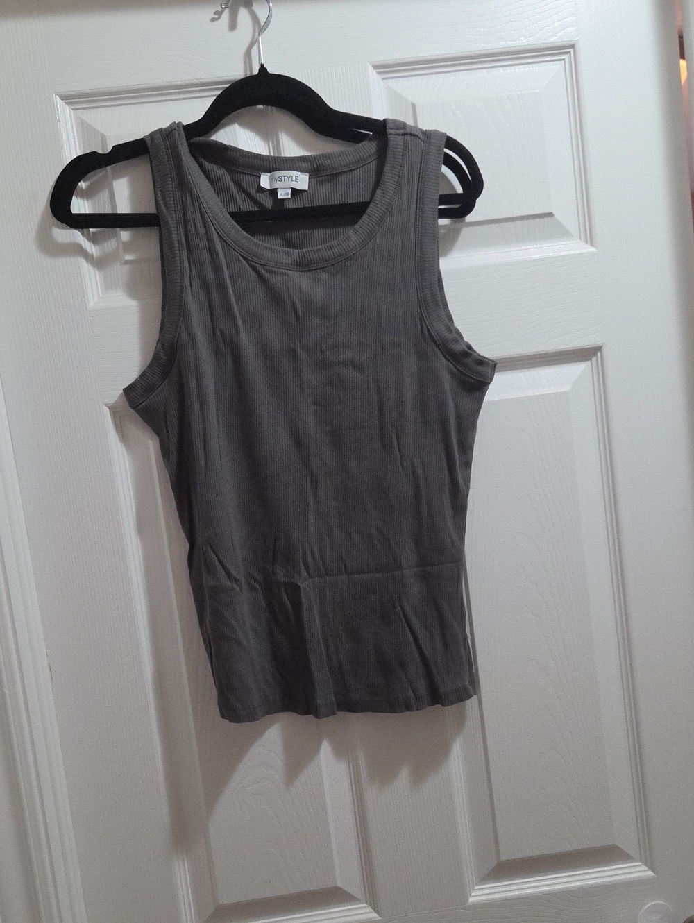 Ribbed Tank Top - Gray